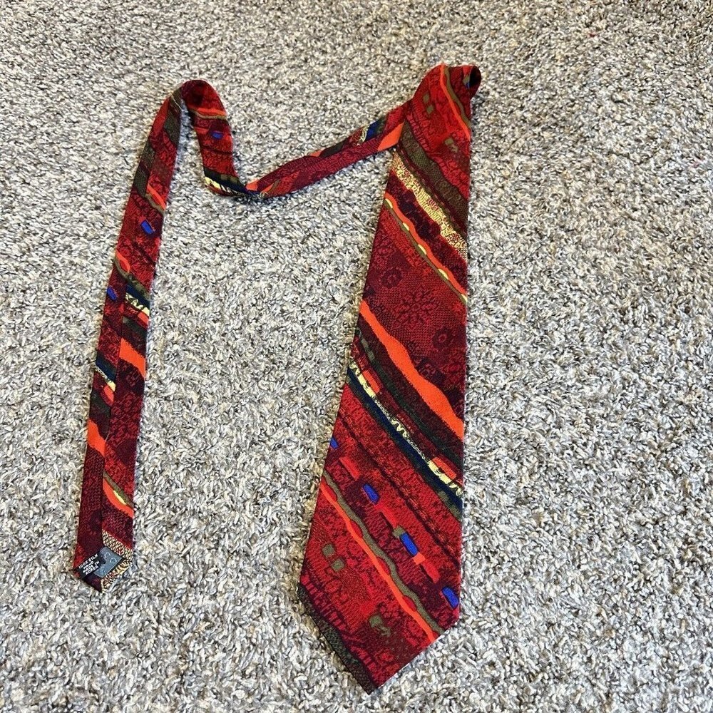 VTG Coogi Australia Necktie 100% Silk Hand Finished Vibrant Red Pattern